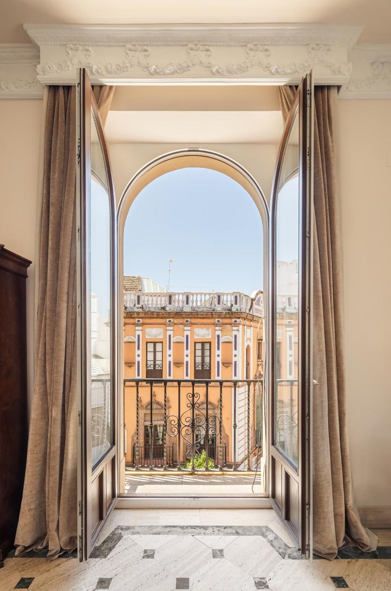Lujoso Apartamento A Los Pies De La Catedral Seville Luaran gambar